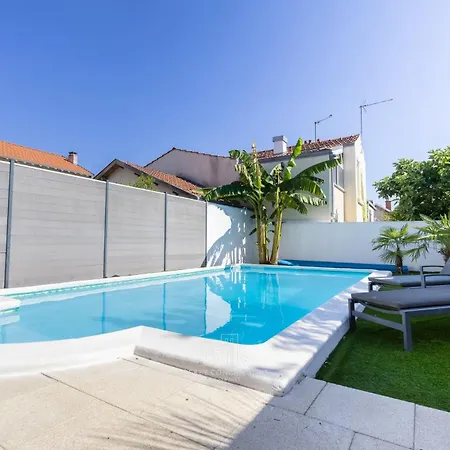 La Genette, Calme, Piscine & Σπίτι διακοπών *