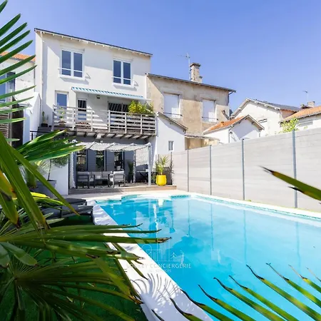 La Genette, Calme, Piscine & Λα Ροσέλ